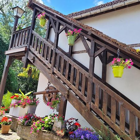 Gite Le Balcon Flaubert Форж-лез-О Экстерьер фото